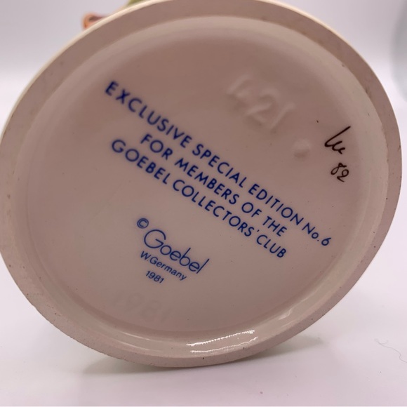 Goebel Hummel Figurine “It’s Cold” Boy - Picture 2 of 6